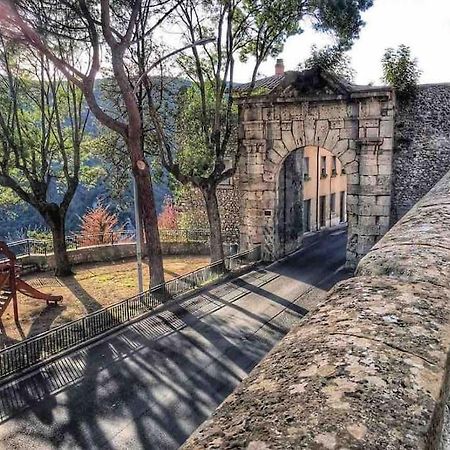 Fresco E Colorato Appartamentino In Narni Scalo Екстер'єр фото