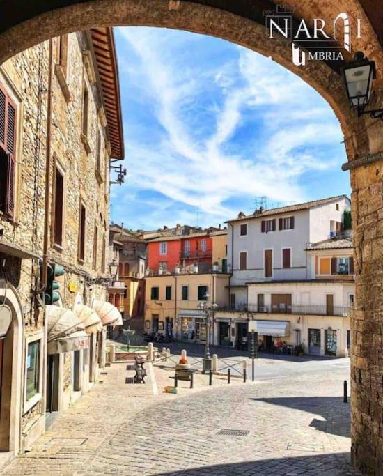 Fresco E Colorato Appartamentino In Narni Scalo Екстер'єр фото