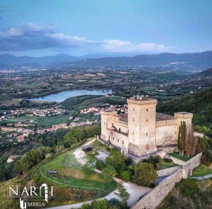 Fresco E Colorato Appartamentino In Narni Scalo Екстер'єр фото