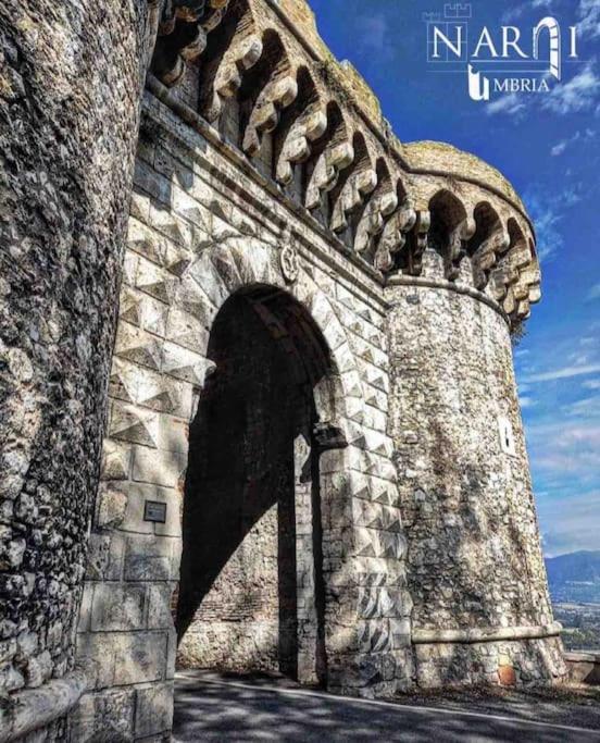 Fresco E Colorato Appartamentino In Narni Scalo Екстер'єр фото