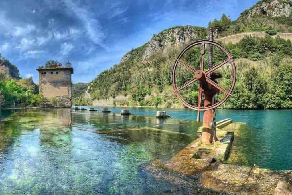 Fresco E Colorato Appartamentino In Narni Scalo Екстер'єр фото